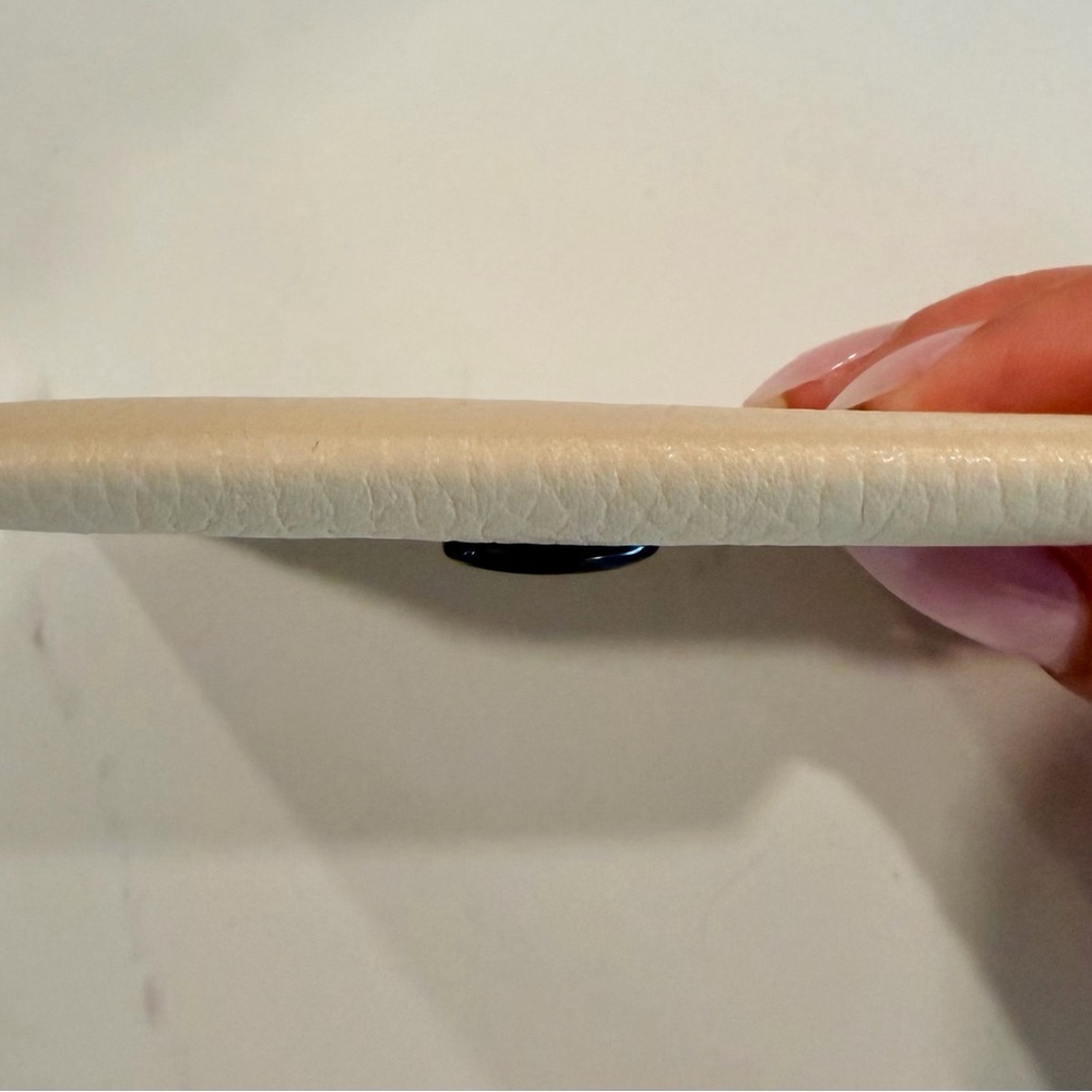 Coach Pebbled Leather Card Case Holder in Cream with Black 'C' Logo NWOT - Picture 5 of 12